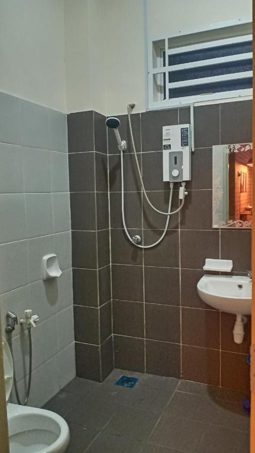 Illa Bella Homestay Jasin Bagian luar foto